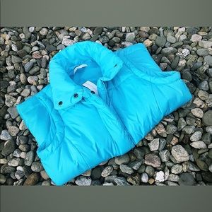 Light weight/Buttons and zipper Vest